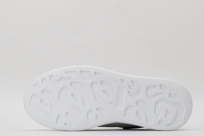 alex mcqu sneakers