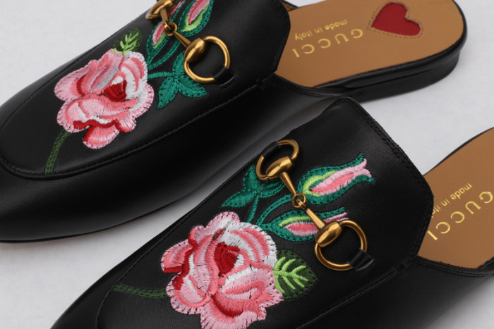 guc loafer