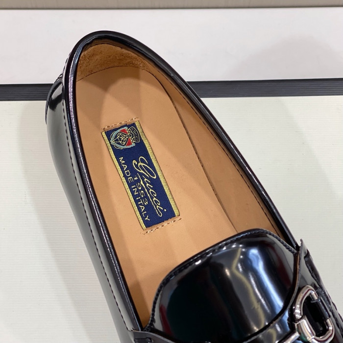 guc loafer