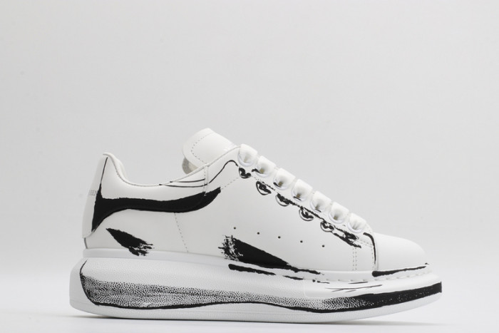alex mcqu sneakers