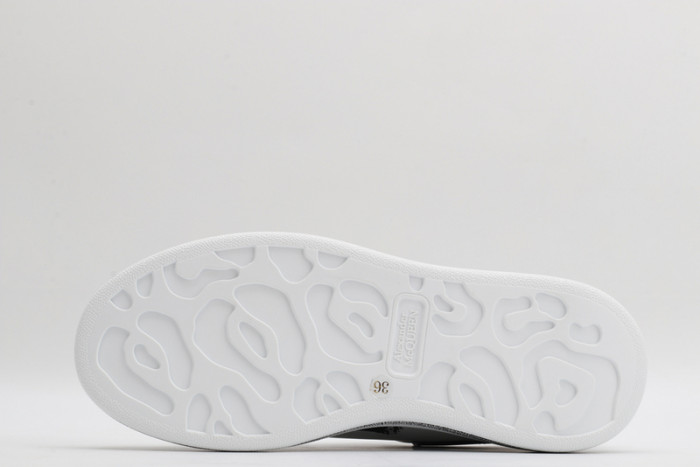 alex mcqu sneakers