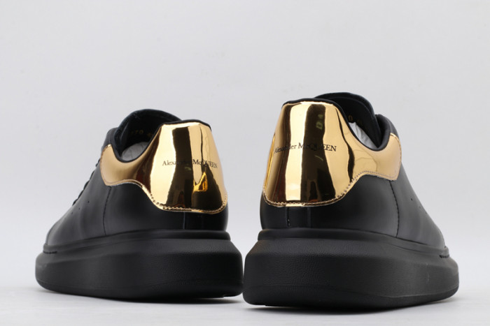 alex mcqu sneakers