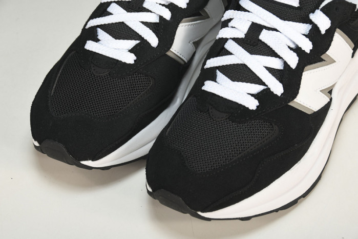 new Ba1an*e 57/40 team black m5740cb
