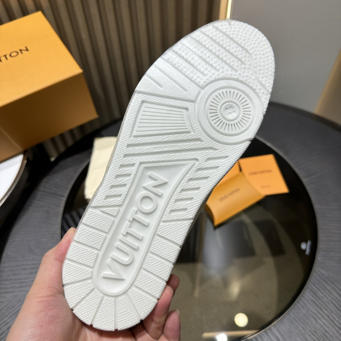LOVT SNEAKER lv-205