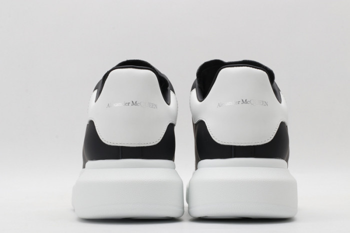 alex mcqu sneakers