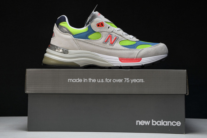 new Ba1an*e 992 white neon cyan m992da