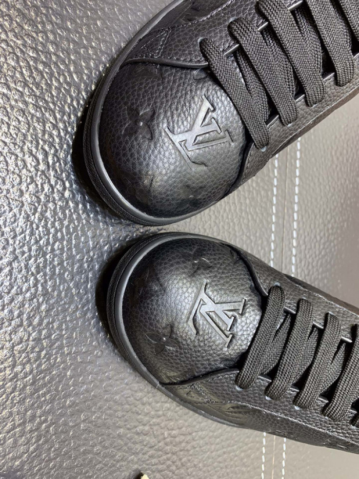 lovt sneaker
