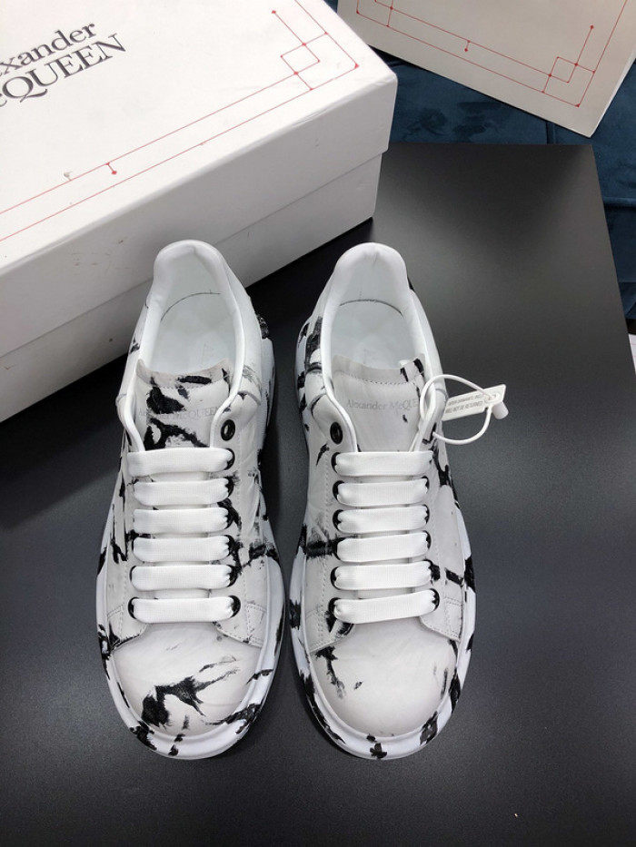 alex mcqu sneakers