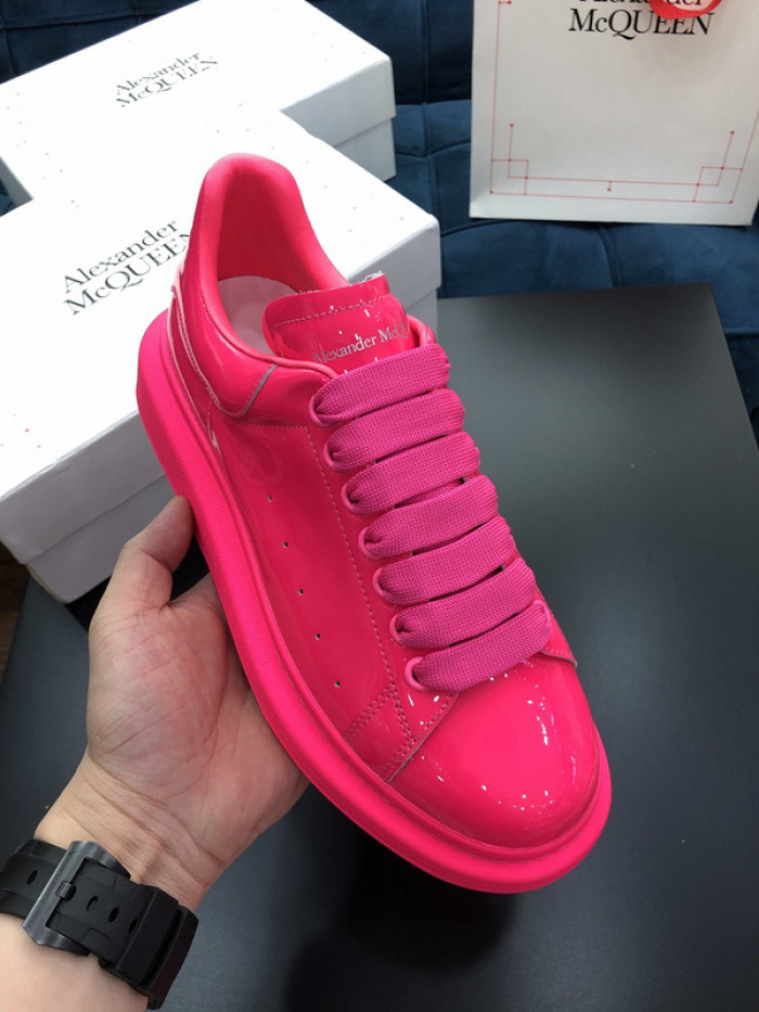 alex mcqu sneakers