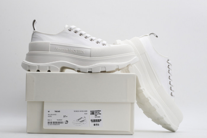 alex mcqu sneakers