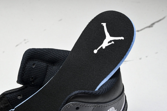 Jordan 1 Mid 
