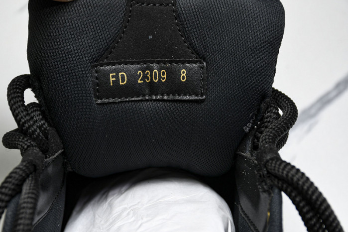 LOVT SNEAKER lv-256