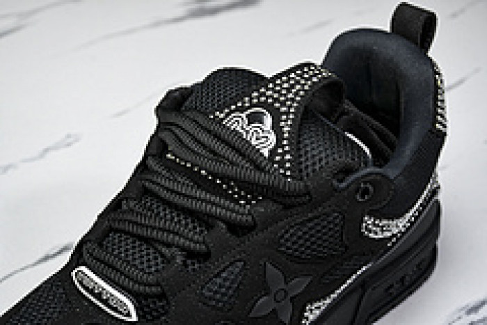 LOVT SNEAKER lv-256