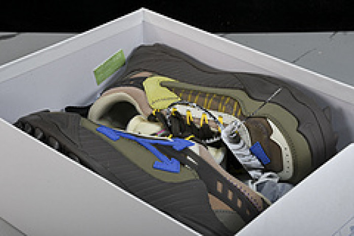 of sneakers ow-39