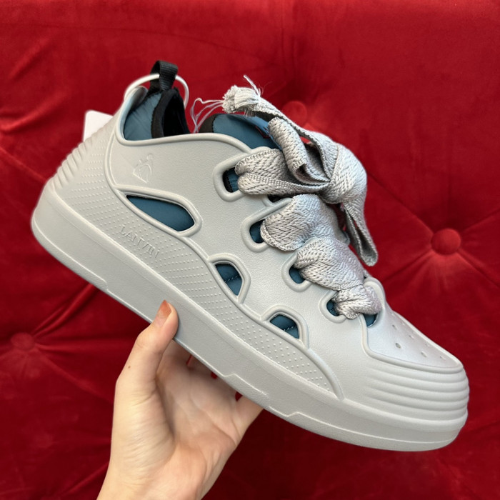 Lanu1n curb sneaker 111200