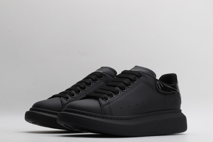alex mcqu sneakers