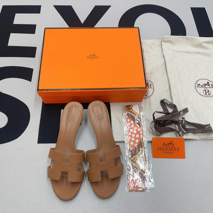 her slides 2306095