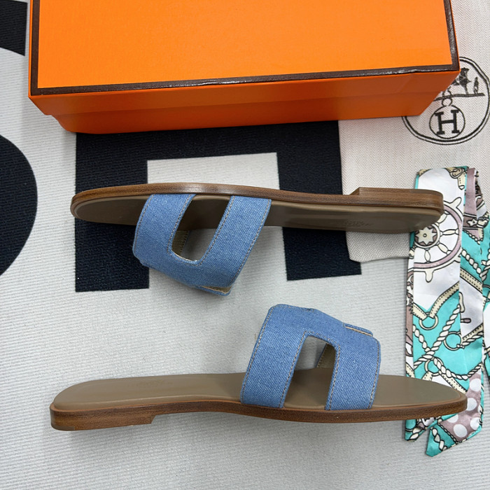 her slides 2306092