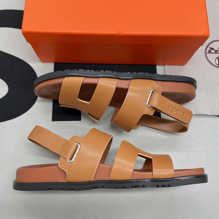 her slides 23060923