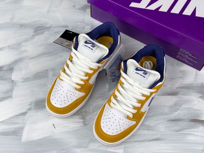 nk sb dunk low laser orange - bq6817 800
