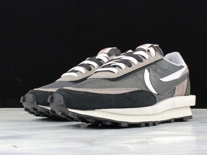 nike ld waffle sacai black bv0073-001