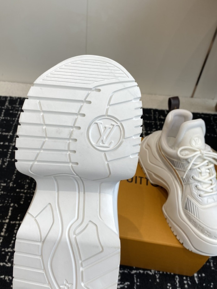 LOVT SNEAKER lv-424