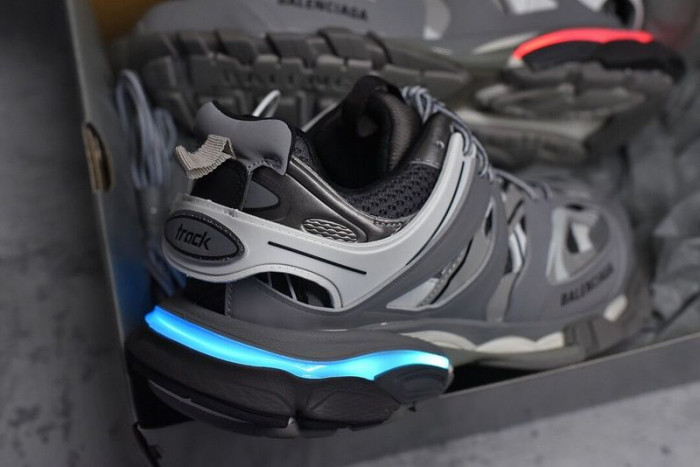 (led) bl tess s. gomma trek light low sneakers grey white h903p0422