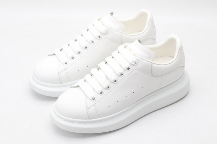alex mcqu sneakers